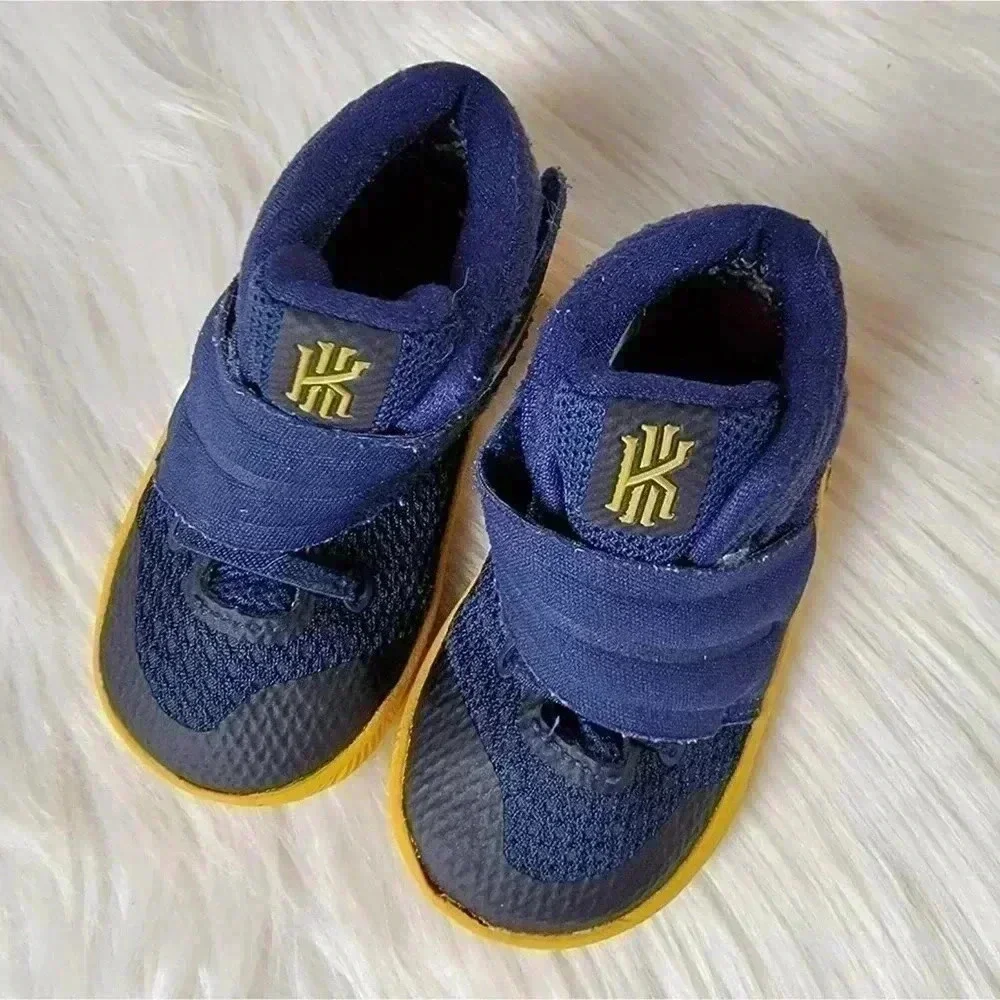 Nike Kyrie 2 TD Cavs - 6C - Picture 3 of 7